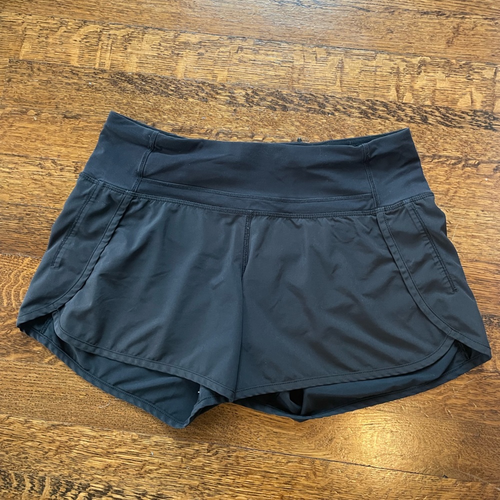 black lululemon shorts